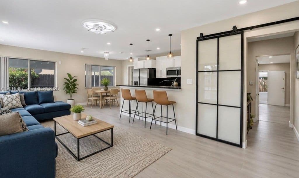 3+1 Müstakil ev — 3401 NW 7th St