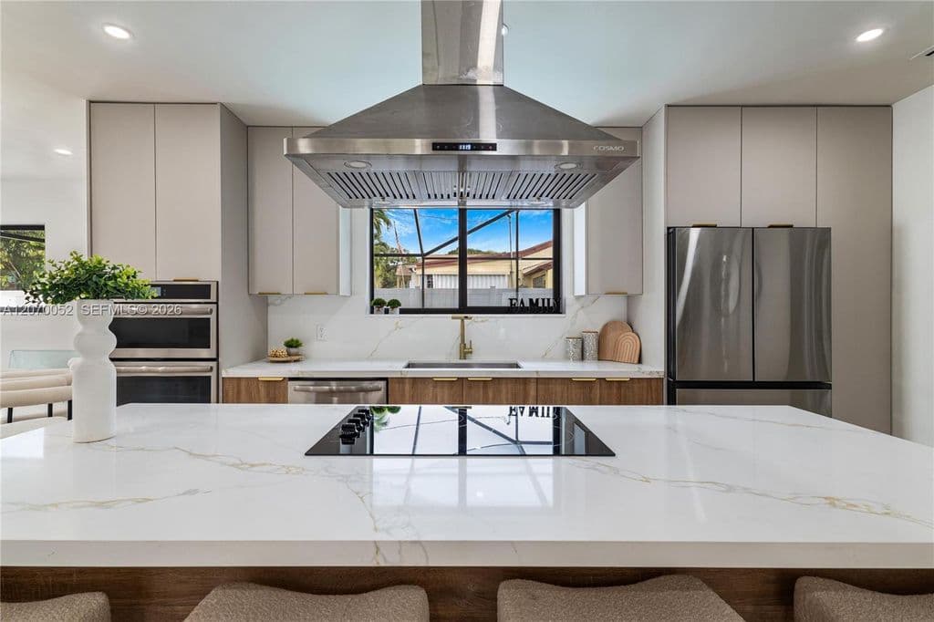 3+1 Müstakil ev — 480 NE 109th St