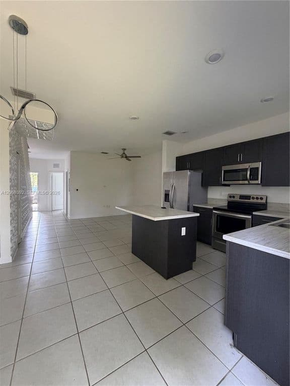 3-bedroom Property — 2739 SE 17th St