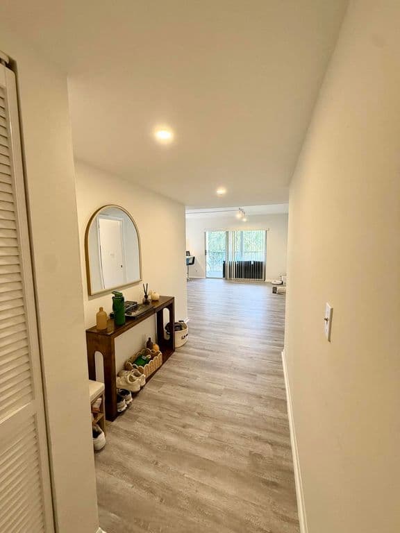 2+1 Condo — 5910 MORNINGSTAR Circle #306