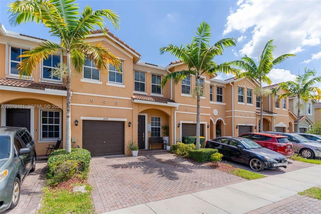 4+1 Mülk — 2438 SE 15th St