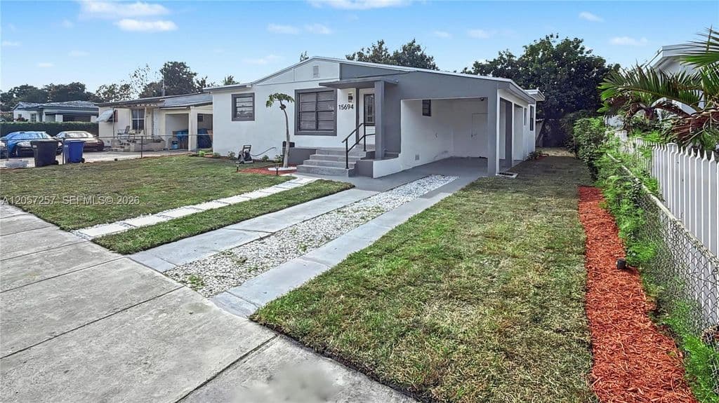 3+1 Müstakil ev — 15694 NE 10th Ct
