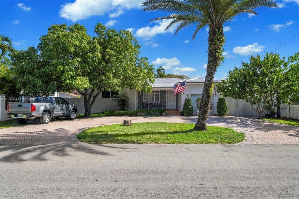 4+1 Müstakil ev — 5810 SW 22nd St