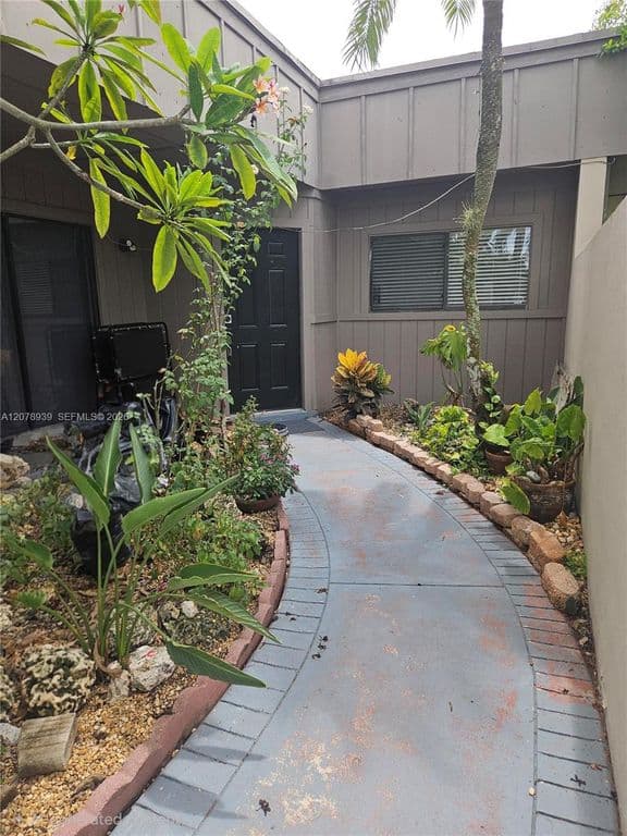 2+1 Mülk — 10634 SW 75th Ln