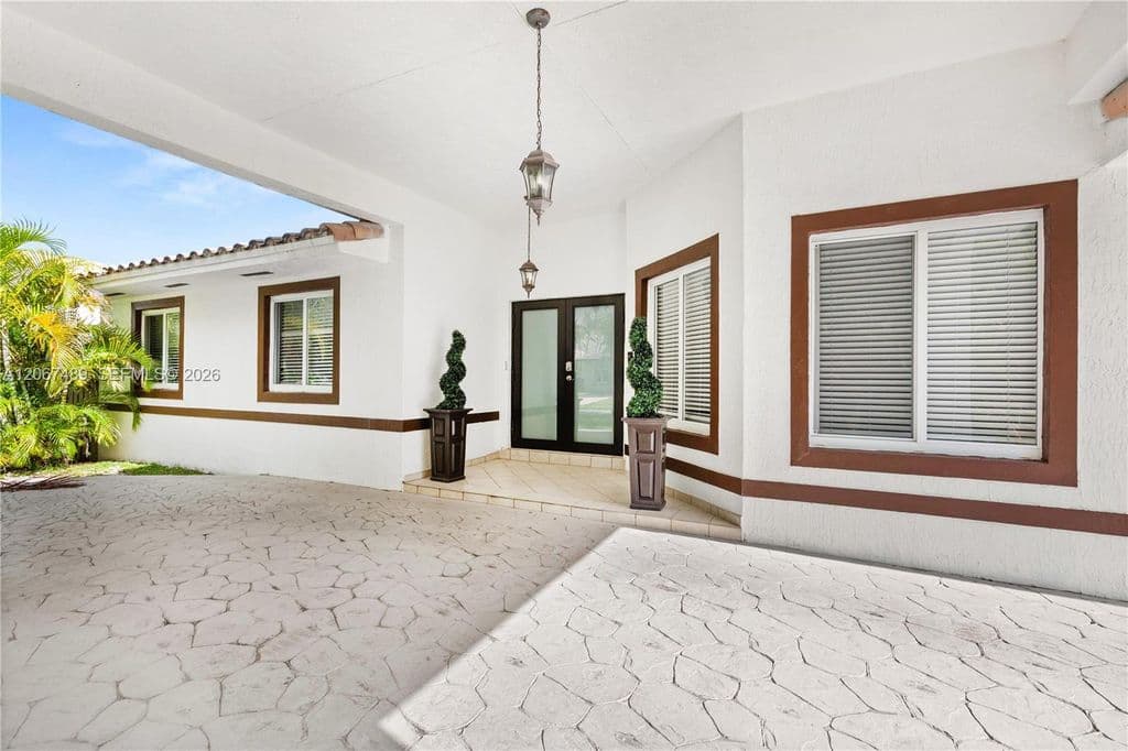 4+1 Müstakil ev — 9840 NW 28th Ter