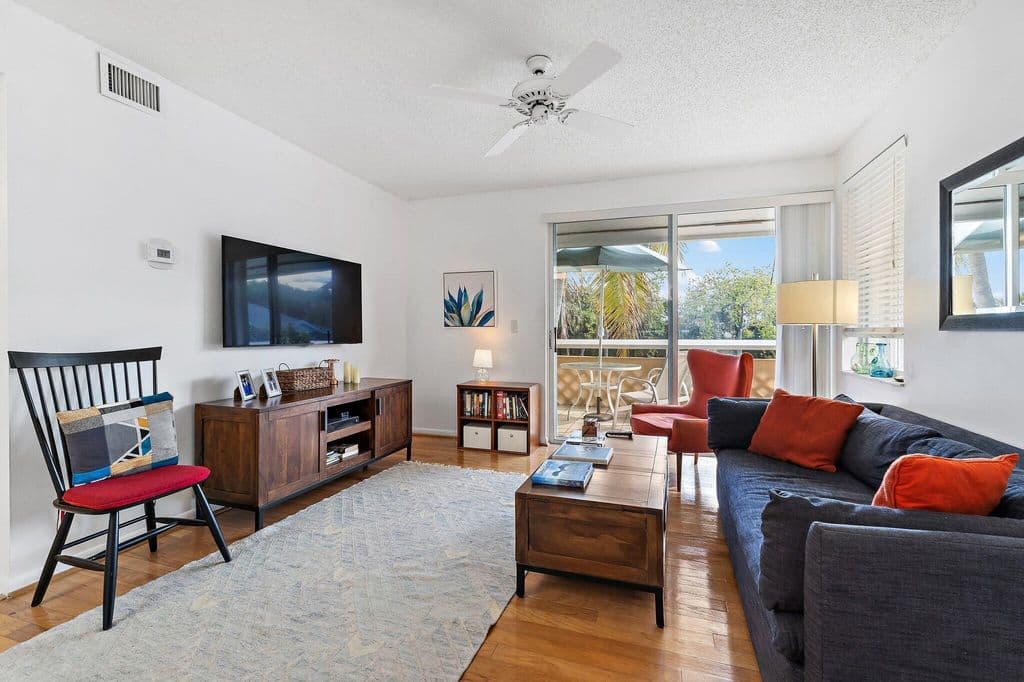 2-bedroom Condo — 353 S Us Hwy 1 #C7