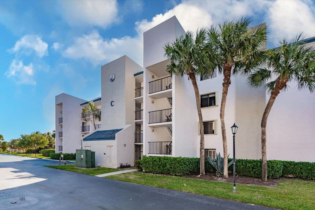 1+1 Condo — 1605 S US HIGHWAY 1 #C104