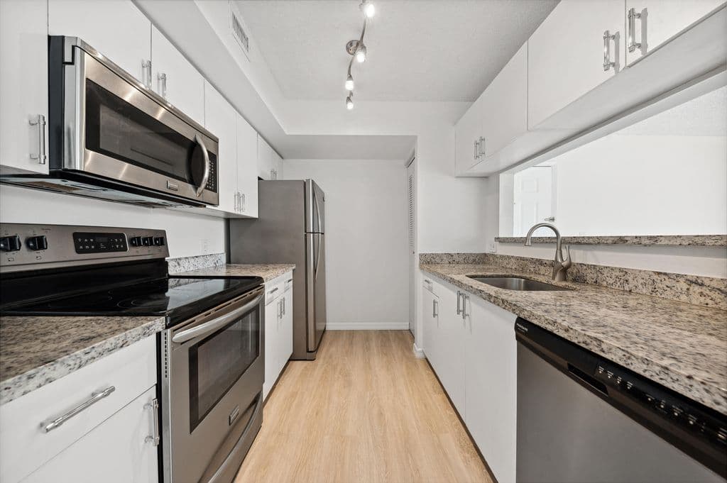 2+1 Condo — 117 Yacht Club Way #205