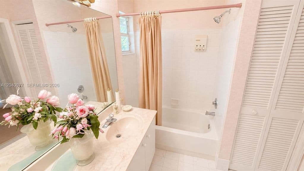 4-bedroom Single-Family Home — 17471 SW 12th St