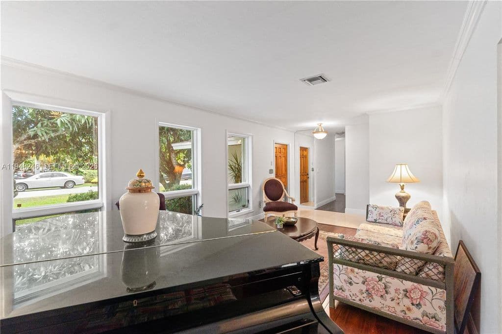 4+1 Müstakil ev — 15200 SW 84th Ave