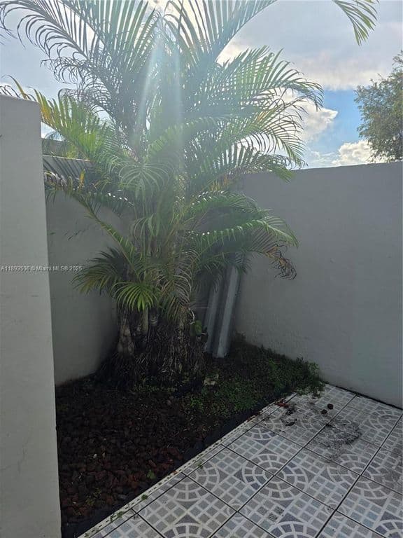 2-bedroom Condo — 8000 SW 152nd Ave APT 115