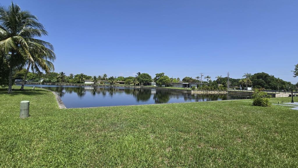 2-bedroom Single-Family Home — 6311 NW 71st Avenue