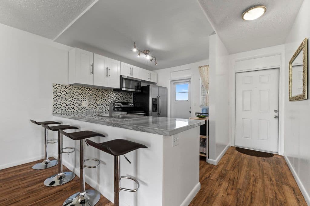 2+1 Condo — 5275 NW 10th Court #305