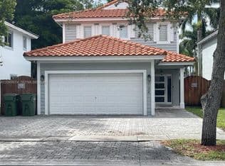 5-bedroom Single-Family Home — 3134 NE 3rd Dr, Homestead, 33033