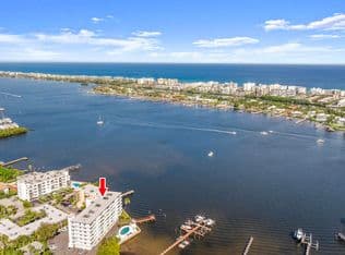 2+1 Condo — 231 E Lantana Road #402, Lantana, 33462