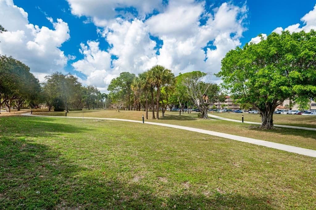 2+1 Condo — 5961 N FALLS CIRCLE DRIVE #411