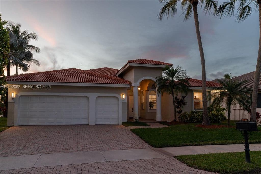 5-bedroom Single-Family Home — 2557 Jardin Ter