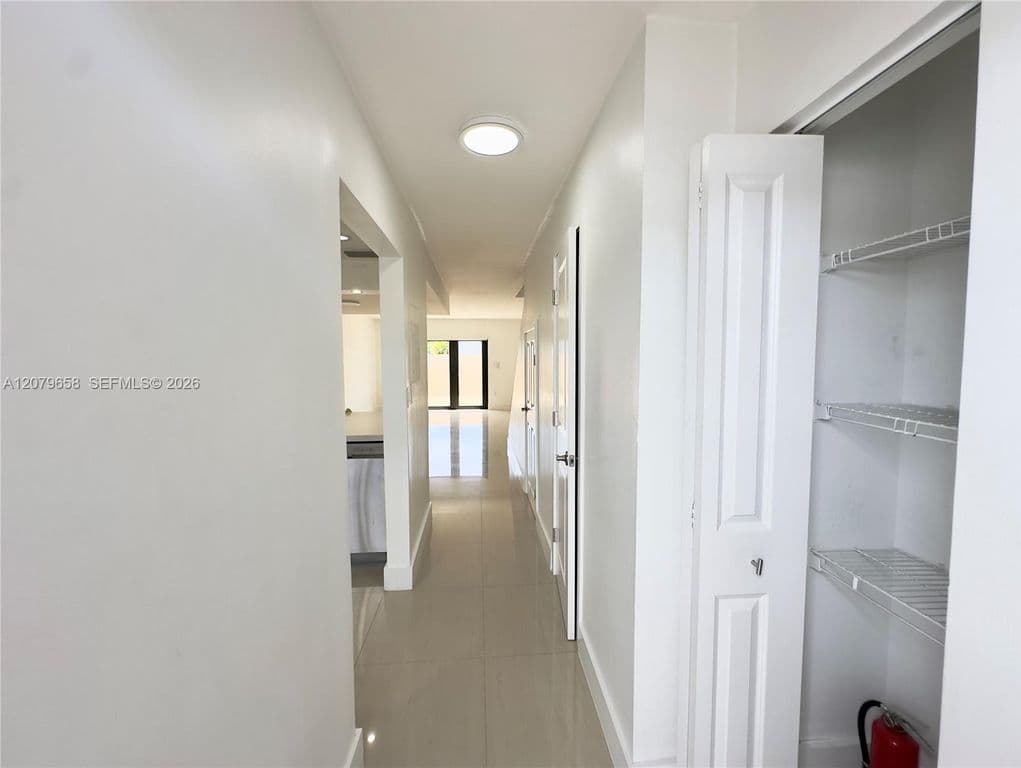2+1 Mülk — 8010 SW 152nd Ave APT 211