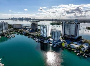 3-bedroom Condo — 7929 West Dr APT 903, North Bay Village, 33141