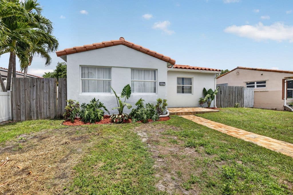 3-bedroom Single-Family Home — 2427 Harding Street
