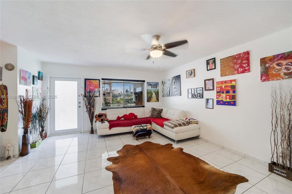 2+1 Condo — 541 Blue Heron Dr. #205C
