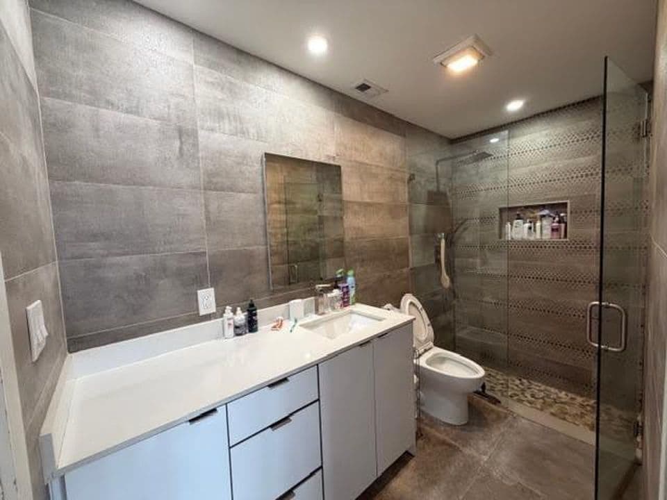 4+1 Müstakil ev — 680 NW 49th Avenue