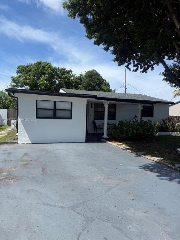 4-bedroom Single-Family Home — 2411 Wiley St