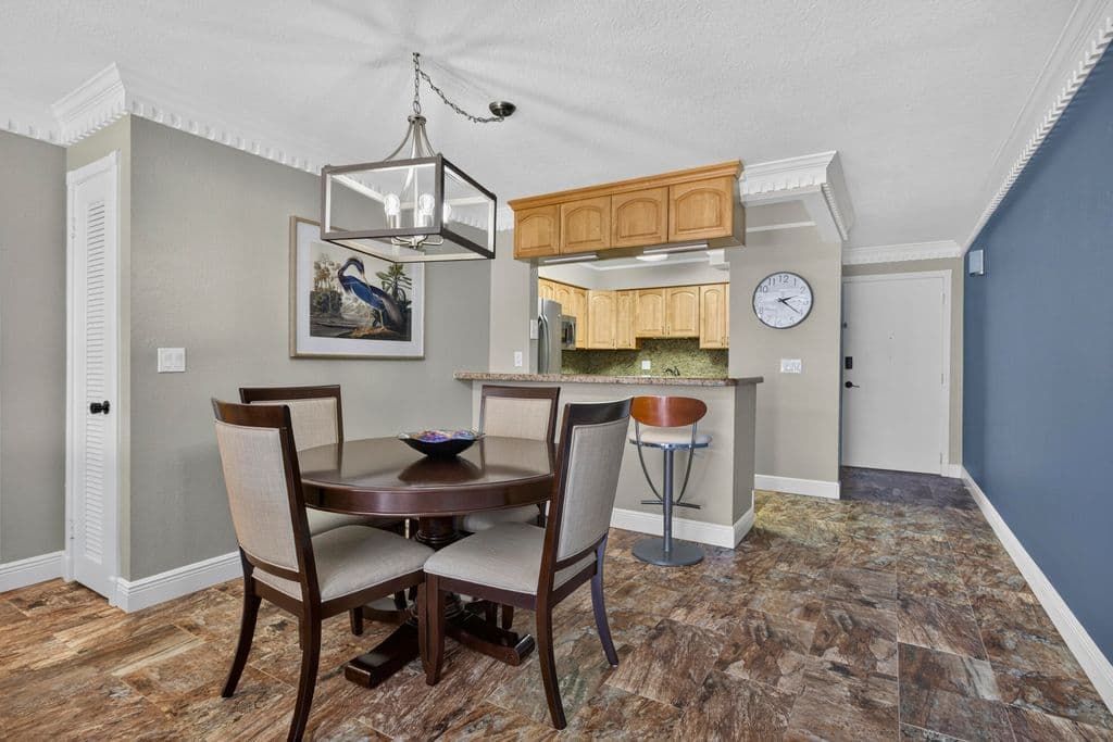 2+1 Condo — 1206 S LAKE Drive #504