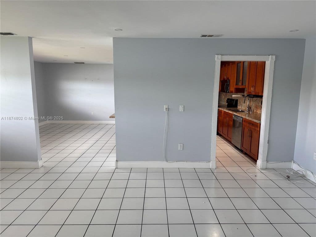 3-bedroom Condo — 13261 SW 17th Ln #26-5