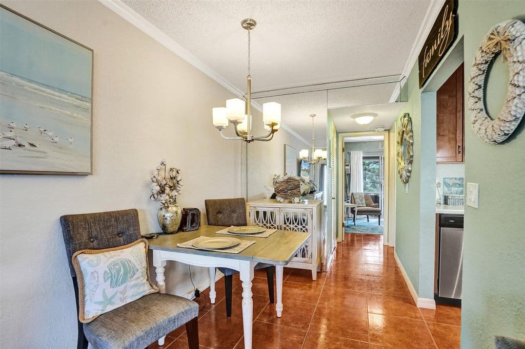 1-bedroom Condo — 227 Tilford K #227