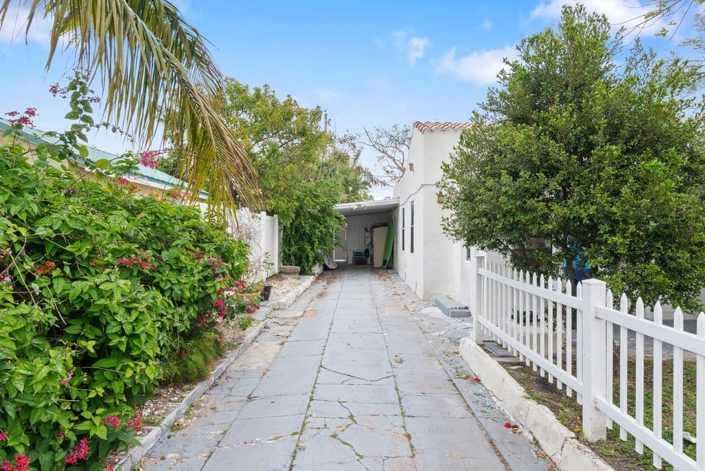 3+1 Müstakil ev — 625 Selkirk Street