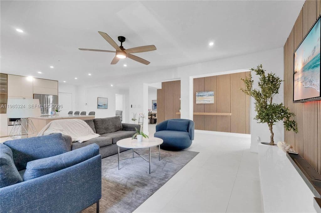 4-bedroom Single-Family Home — 4053 SW 8th St