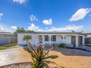 4-bedroom Single-Family Home — 490 W 33rd Pl, Hialeah, 33012