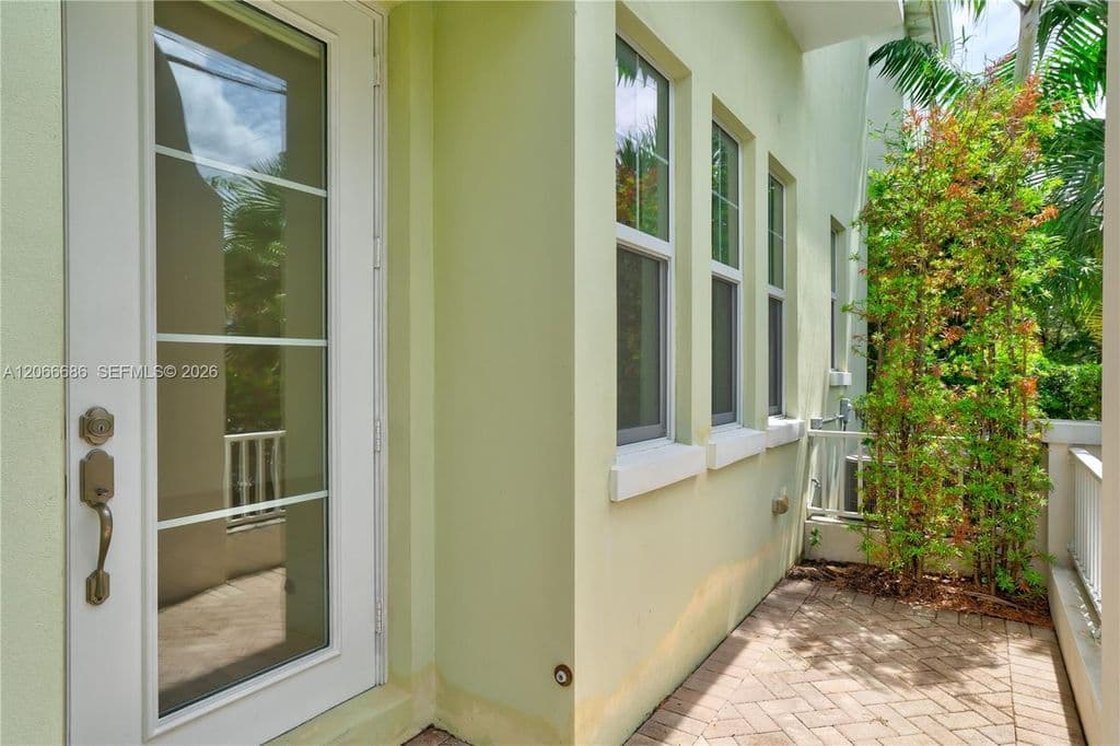 3-bedroom Single-Family Home — 1749 NE 9th St