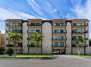 2+1 Condo — 1950 W 54th St APT 406, Hialeah, 33012