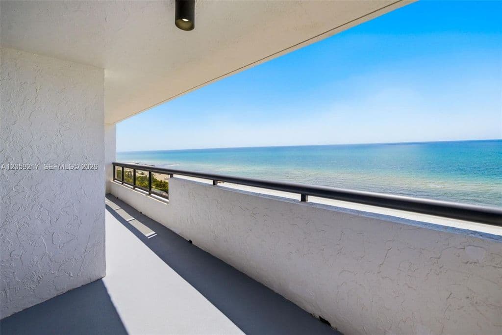 2+1 Condo — 2555 Collins Ave APT 1511