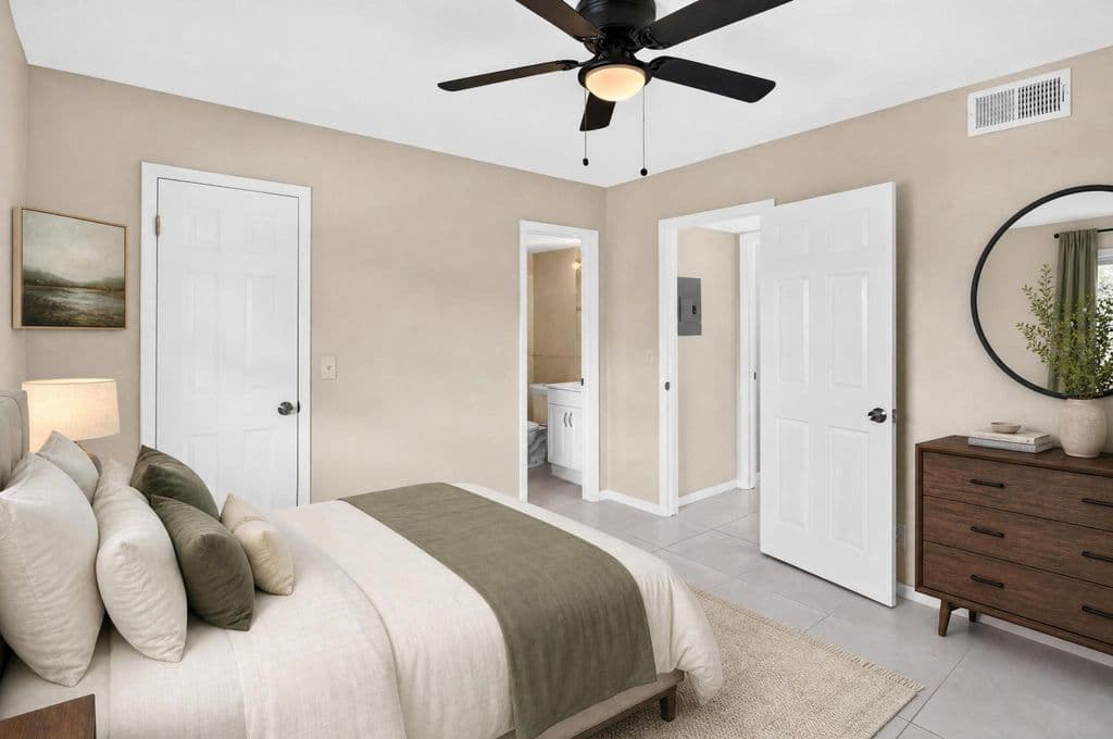 2+1 Condo — 231 E Lantana Road #204