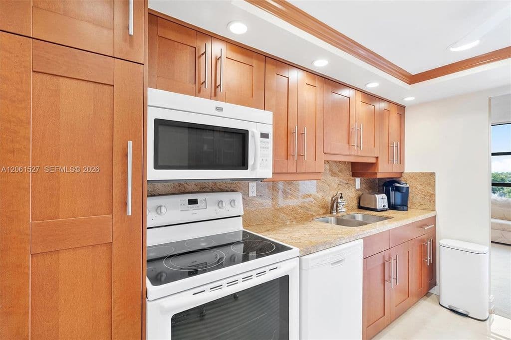 2-bedroom Condo — 600 Parkview Dr APT 709