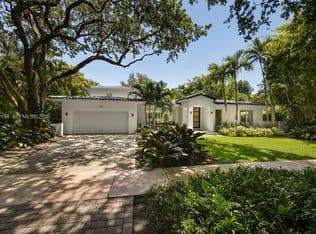 5-bedroom Single-Family Home — 1015 Bayamo Ave, Coral Gables, 33146