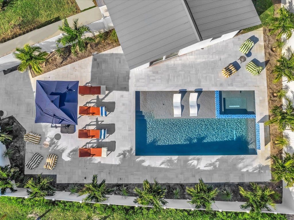 4+1 Müstakil ev — 209 NE 27th Drive