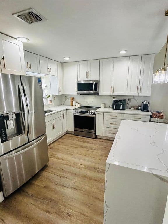 3+1 Müstakil ev — 7342 NW 38th Pl