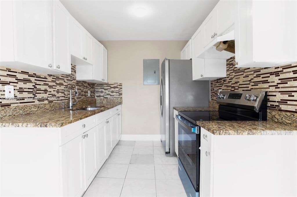 2-bedroom Condo — 1333 S Dixie Hwy APT 222