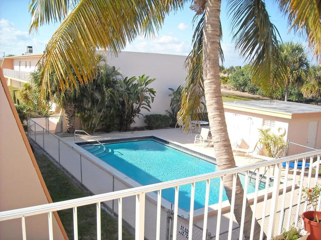 2+1 Condo — 725 Hummingbird Way #210