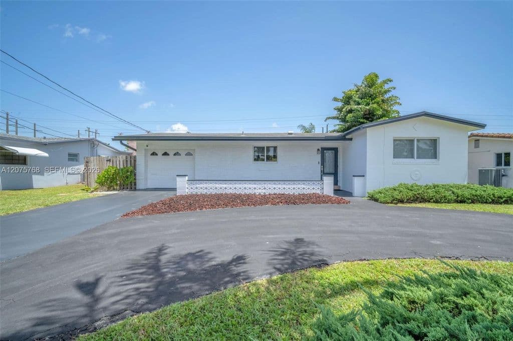 3+1 Müstakil ev — 4448 SW 37th Ave