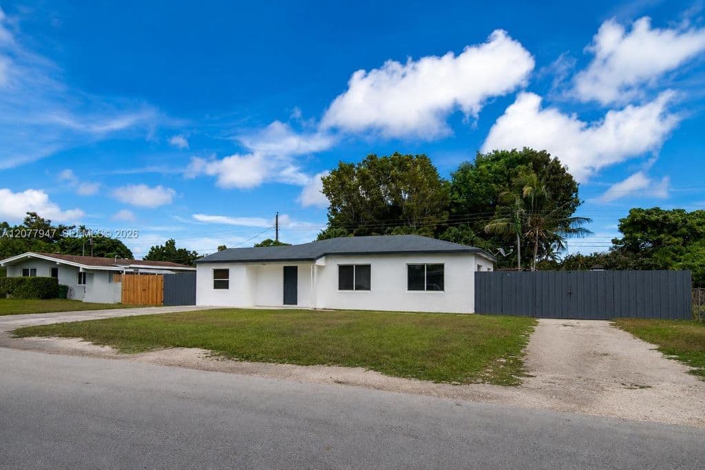 3+1 Müstakil ev — 3345 SW 73rd Avenue Rd