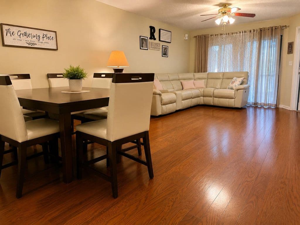 2-bedroom Condo — 404 HARBOUR POINTE Way