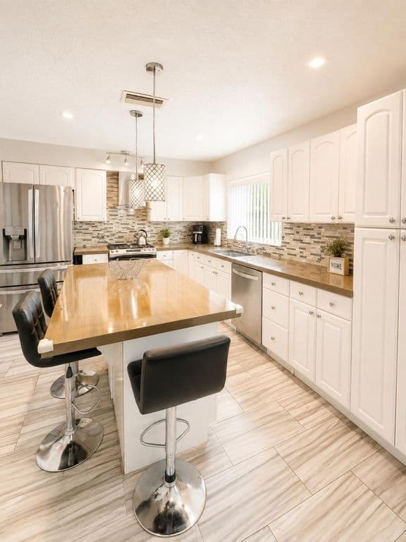 4+1 Müstakil ev — 10720 NW 26TH Place