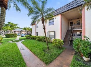 2+1 Condo — 861 NE 207th Ln APT 202-14, Miami, 33179