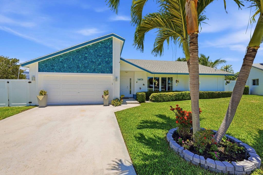 3-bedroom Single-Family Home — 1401 SW 28th Terrace