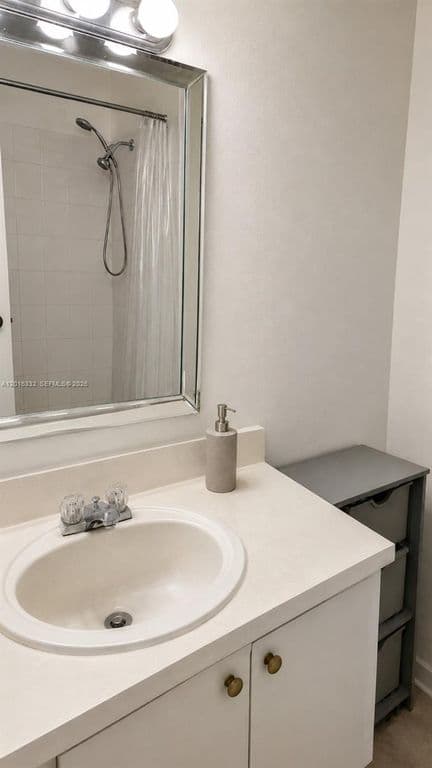 2-bedroom Condo — 17911 NW 68th Ave APT M201